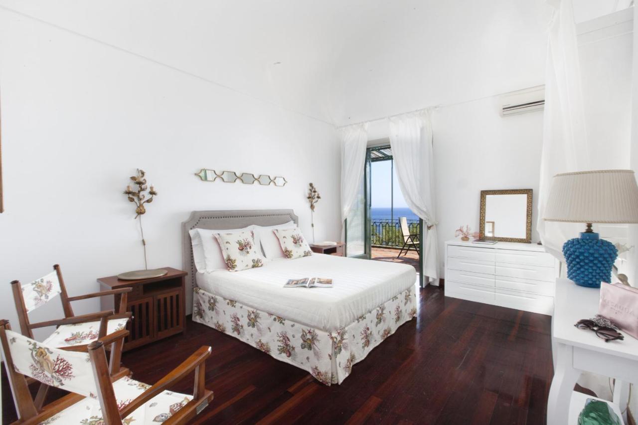 Amore Rentals - Villa Lo Scoglio Positano Exterior foto