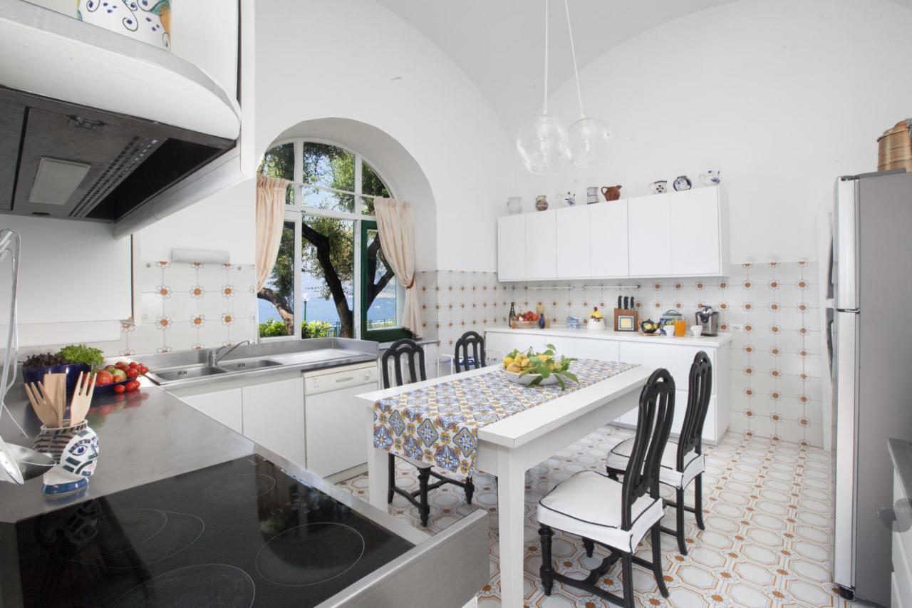 Amore Rentals - Villa Lo Scoglio Positano Exterior foto